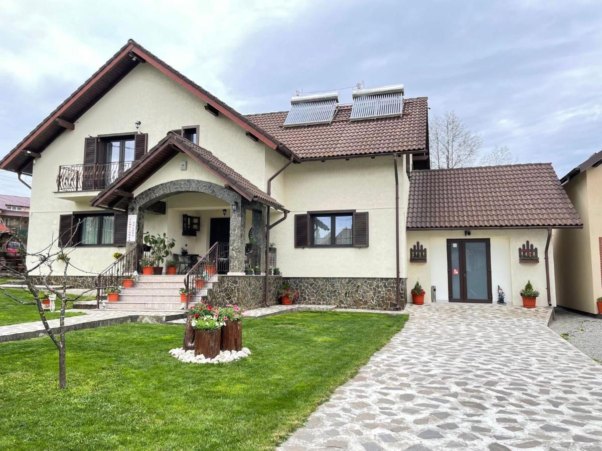 Pensiunea Select Curtea de Argeş Exterior foto